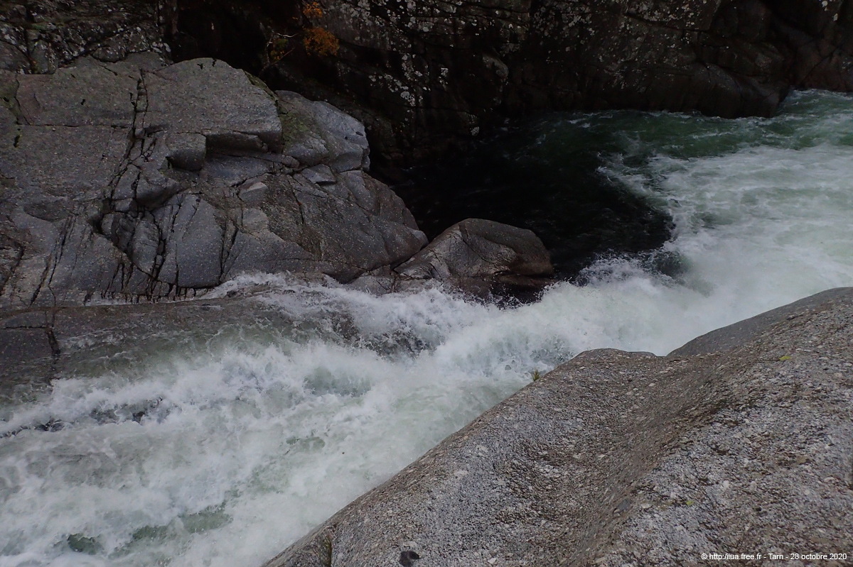 20201028_035