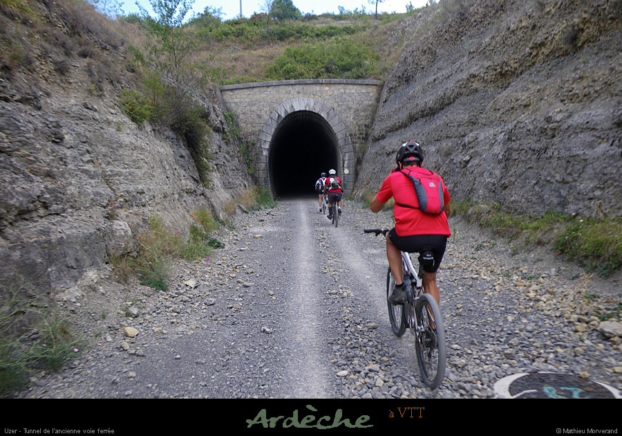 20100815_uzer_tunnelanciennevoieferree1