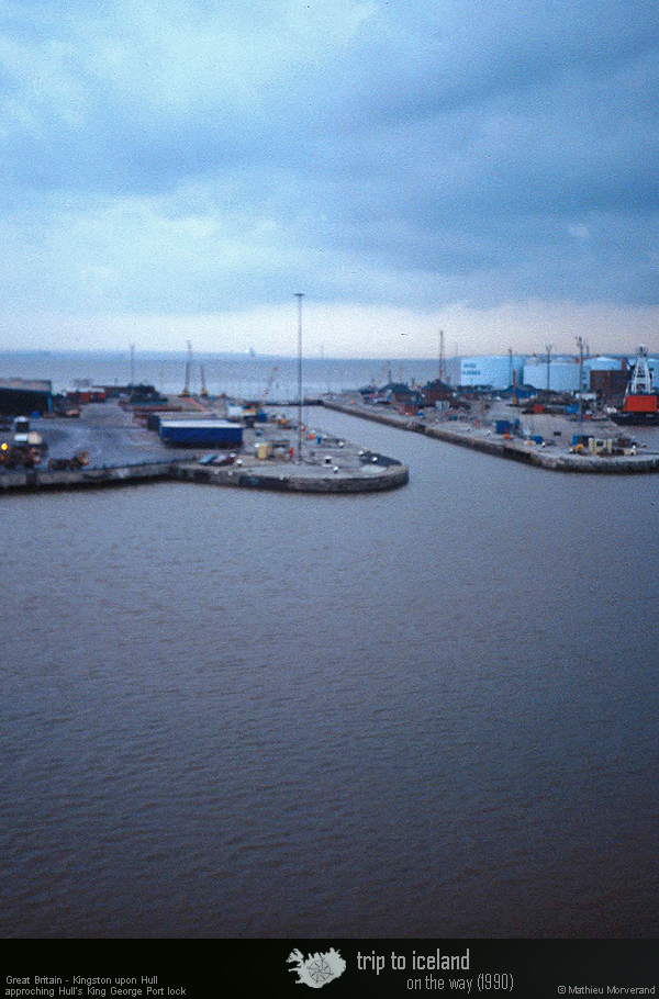 19901118_32_eclusedehulldocks
