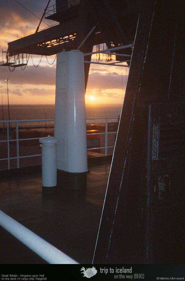19901118_34_hull_hergafell_sunsetabord