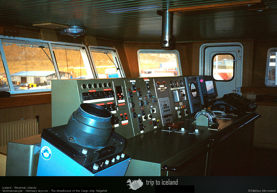 19901121_08_heimaey_helgafell_passerelle