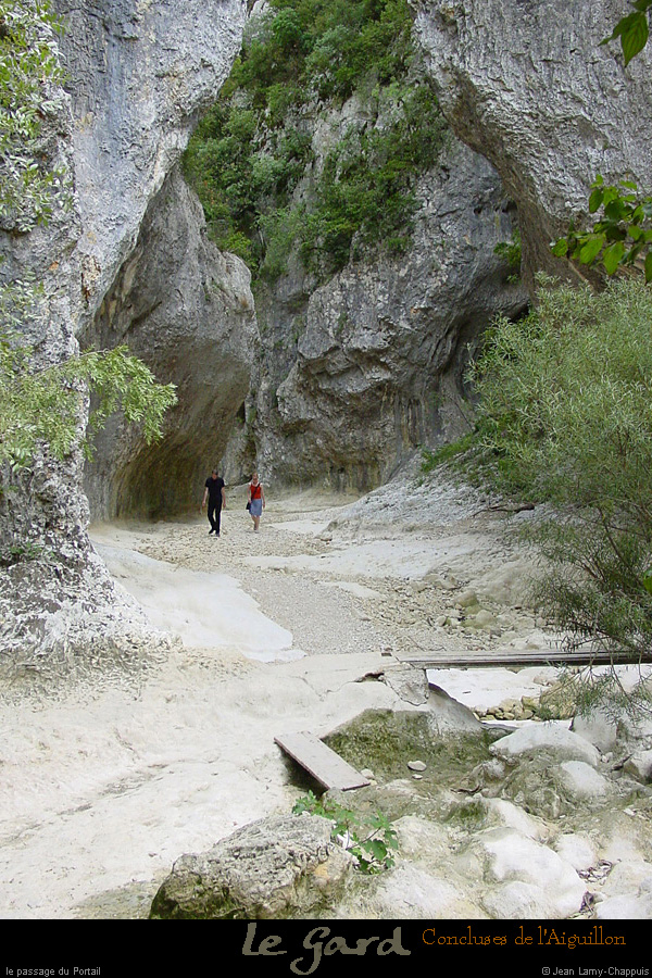 20040829_conclusesdelaiguillon_01_portail_3jl