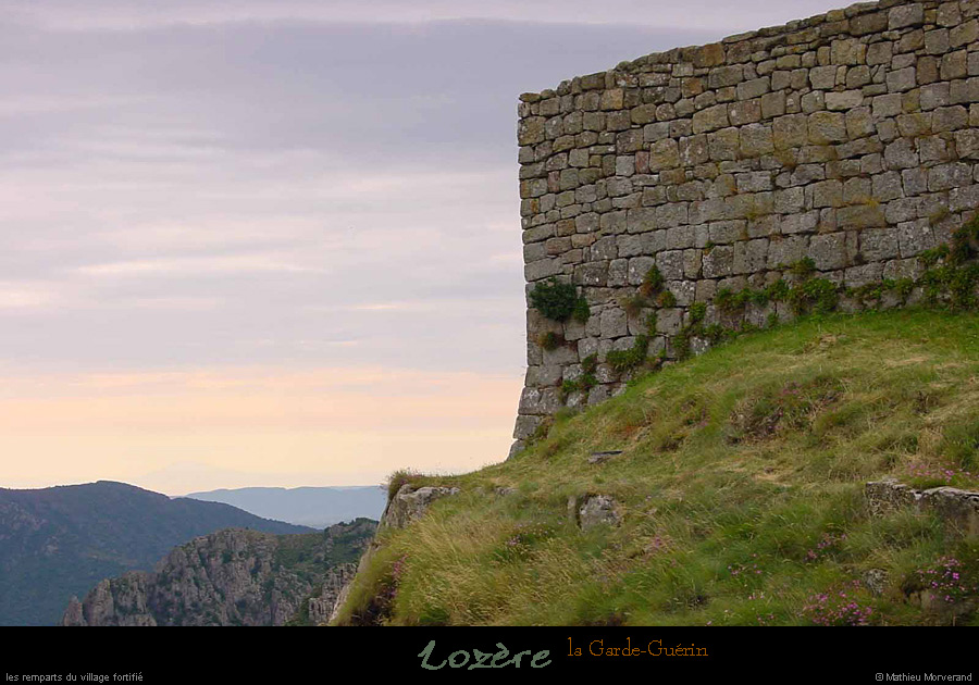 20010717_lagardeguerin_remparts_2
