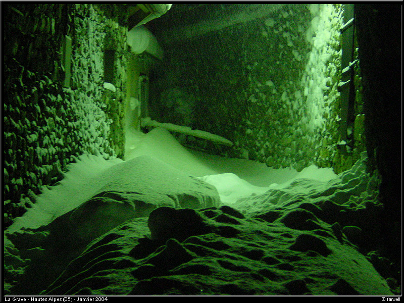 20040117_lagrave_villagedenuit_6